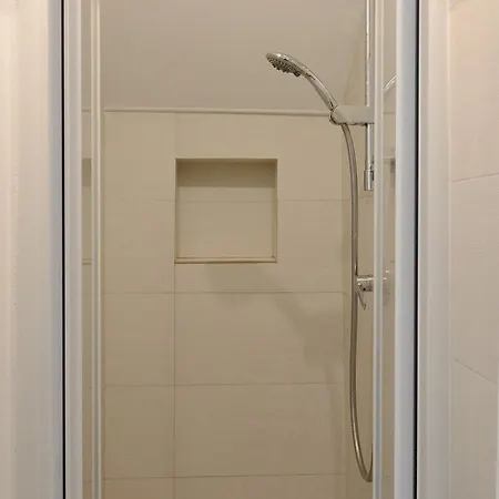 Affittacamere Graffiti Living Niglio 3*