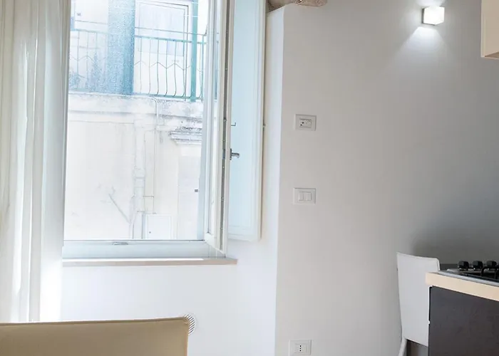 Graffiti Living Niglio 코라토